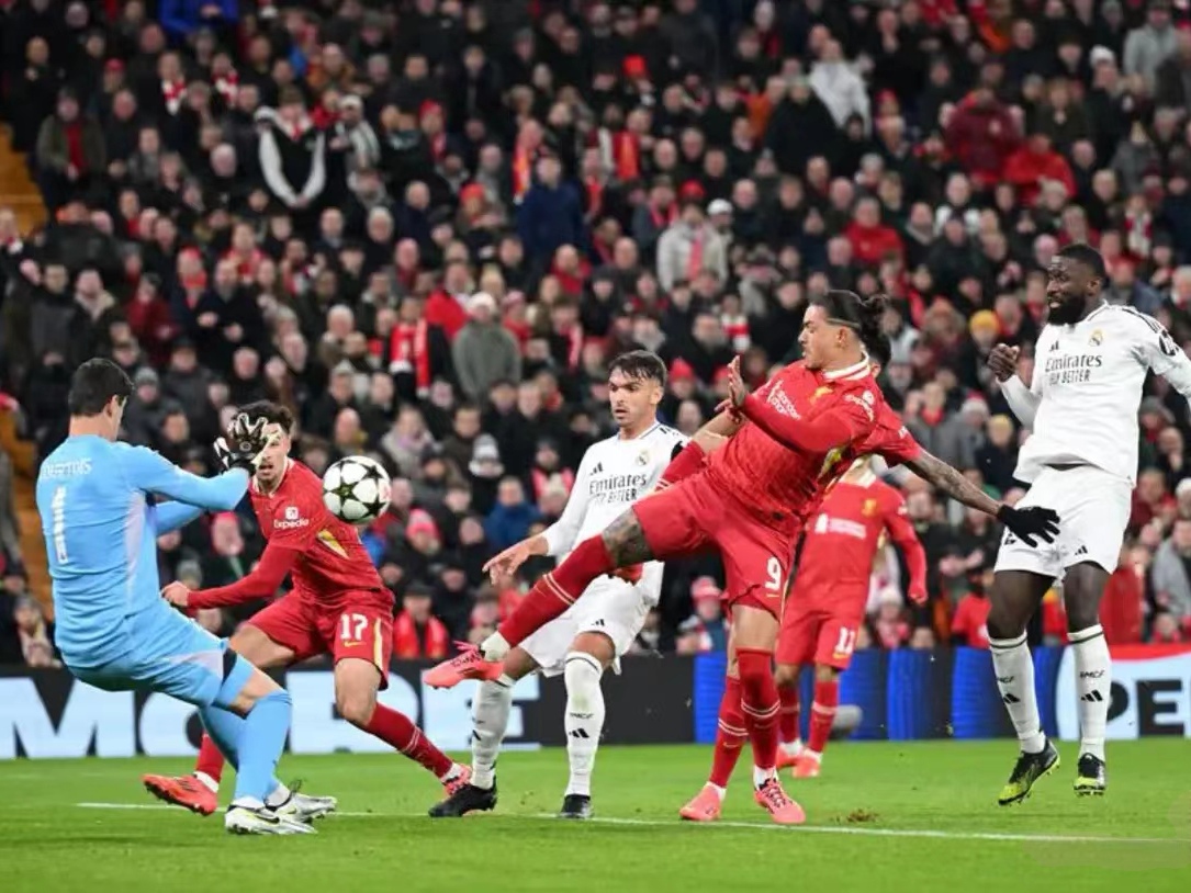 国际比赛日利物浦完成体检——中超节点到来，质疑声仍在，临场指挥获称赞