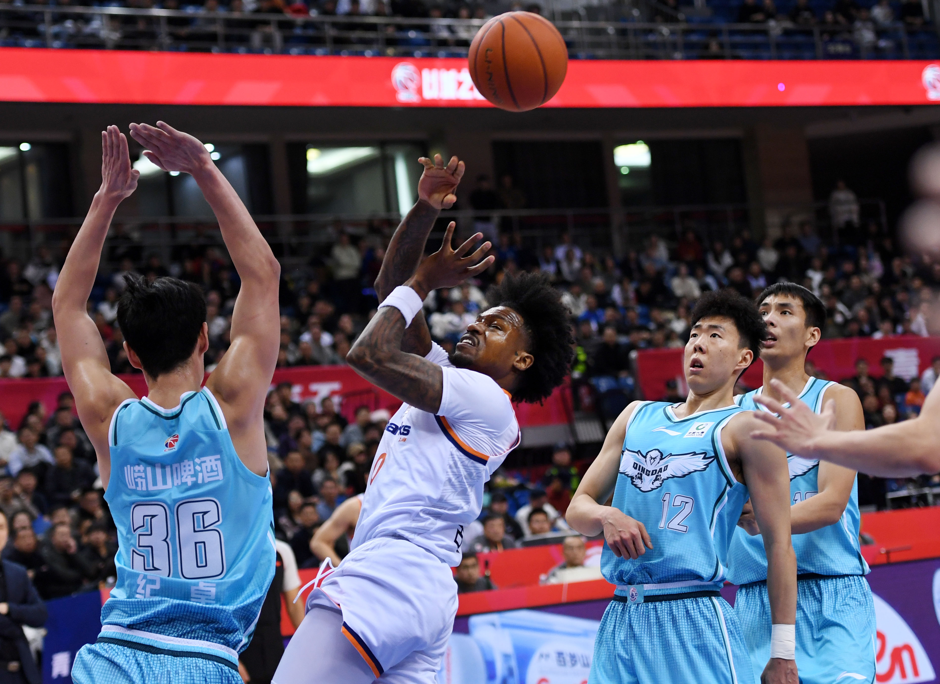 开云体育官网-关于里程碑夜！上海久事远射贴柱，CBA常规赛冲刺阶段刷纪录，引发热议，赛程密集仍需轮换的信息